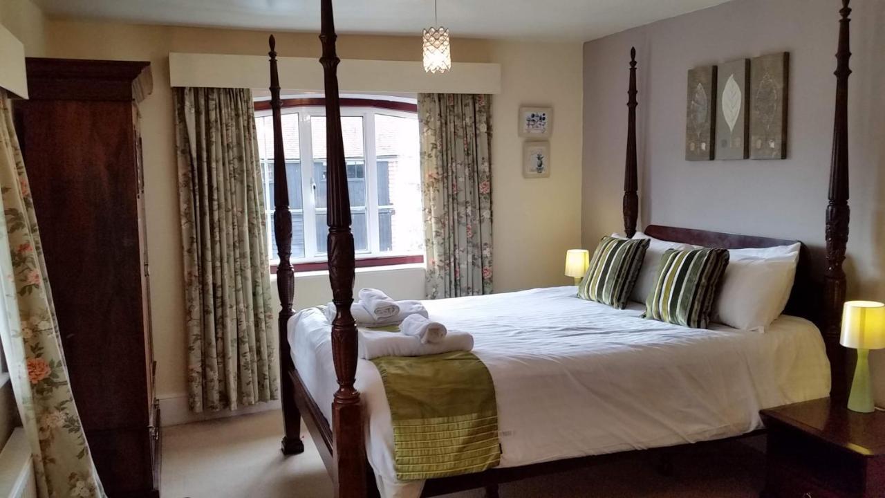 Bridge Farmhouse - Eight Ensuite Bedrooms Salisbury Exterior foto