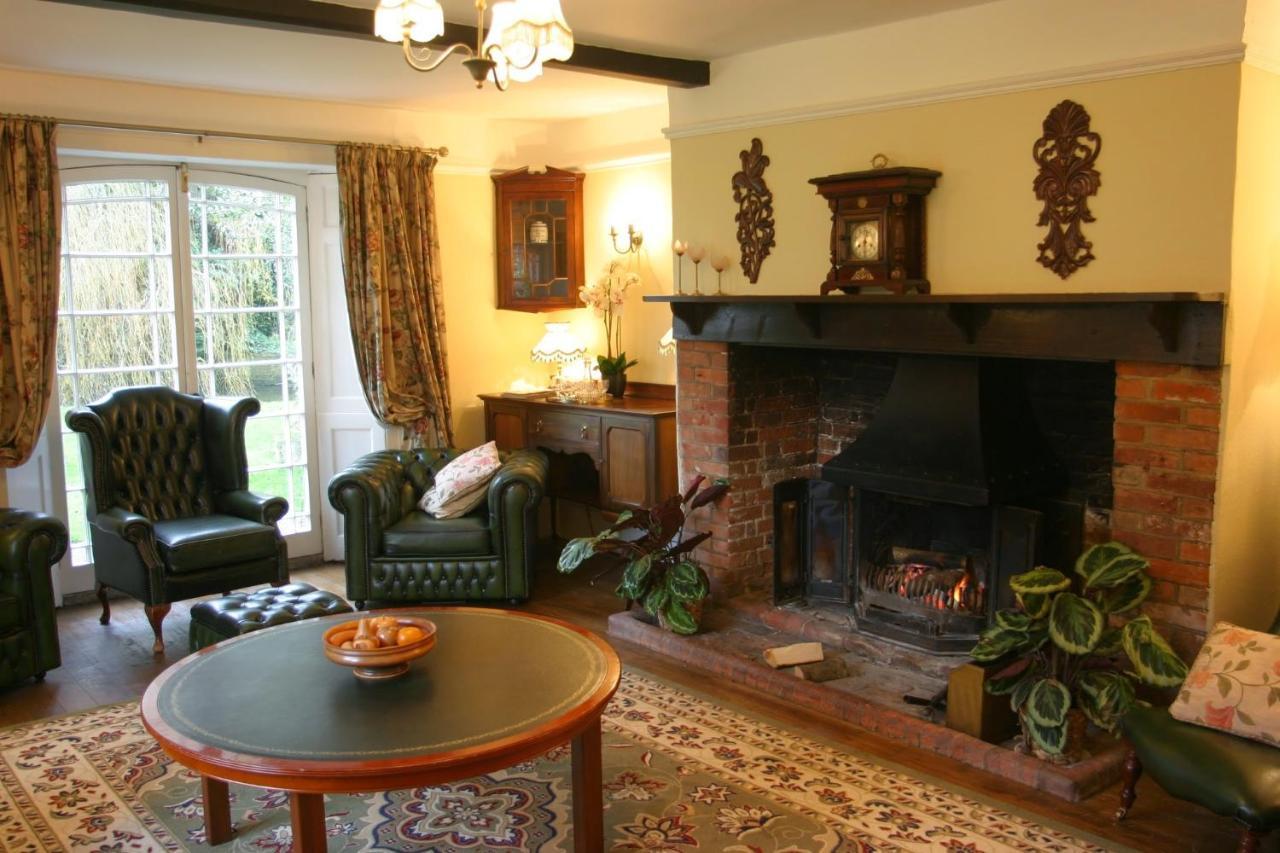Bridge Farmhouse - Eight Ensuite Bedrooms Salisbury Exterior foto